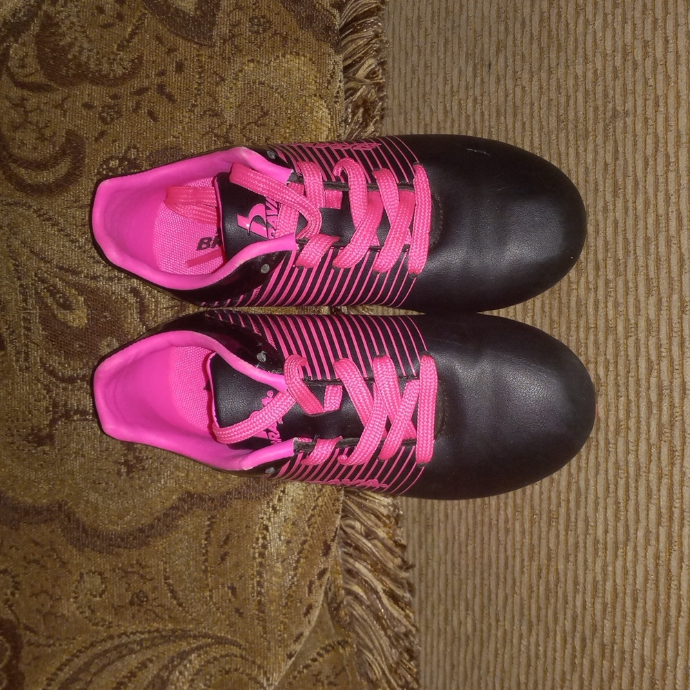 Brava Girls Soccer Cleats